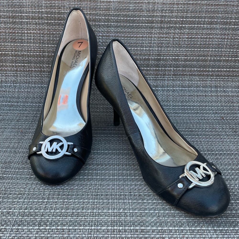 Michael Kors size 7 Black Women's Pumps